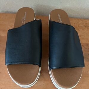 Adrienne Vittadini NEW Black Slide with Tan Footbed